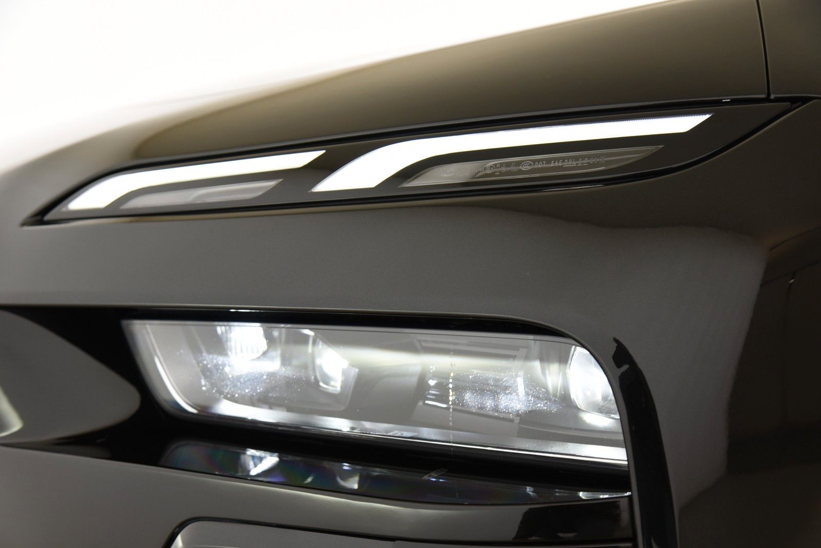 BMW 740d xDrive M Sport Pro StandHzg HUD 360° Alarm