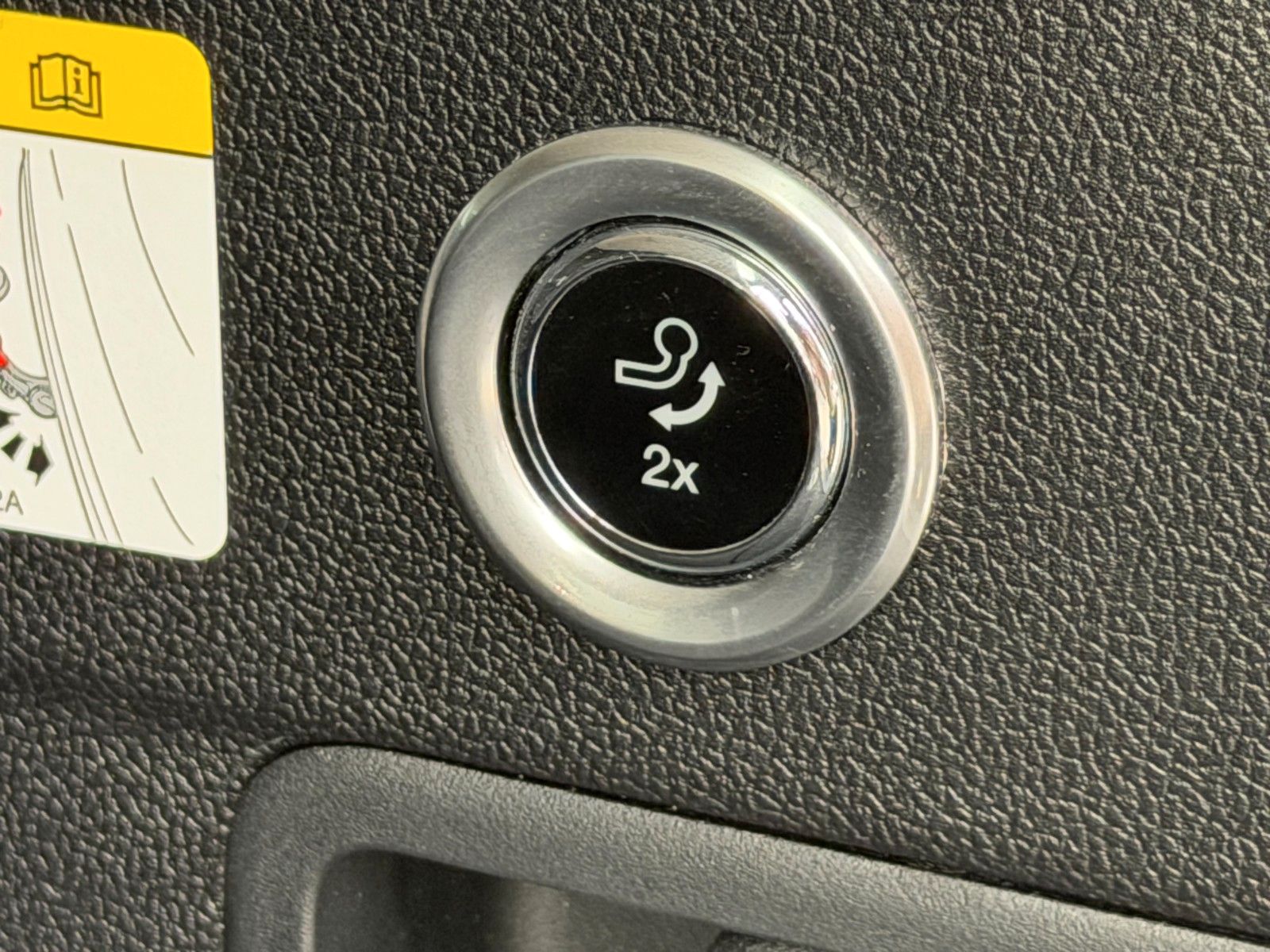 Ford Focus Turnier Cool & Connect*Autom*LED*AHK*Face