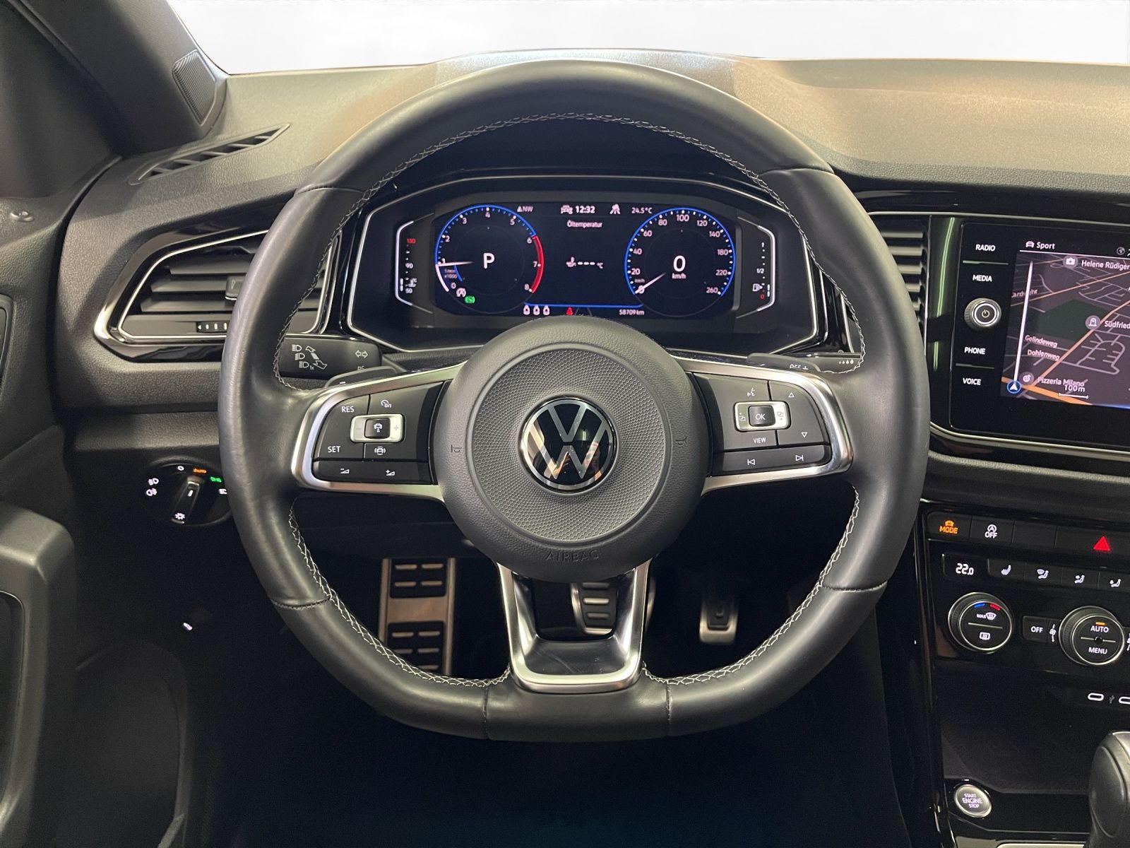 Volkswagen T-Roc 1.5 TSI Sport - Samsaru's Car Outlet