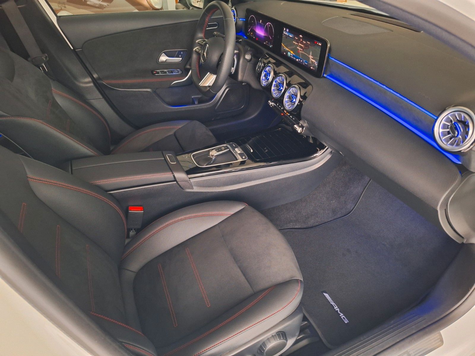 Mercedes-Benz A 180 Limousine AMG Line - Samsaru's Car Outlet