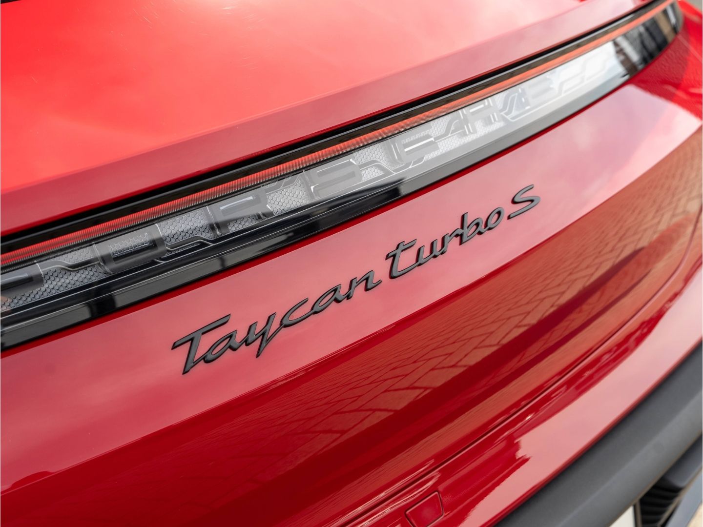 Porsche Taycan Turbo S Cross Turismo Burmester LED-PDLS
