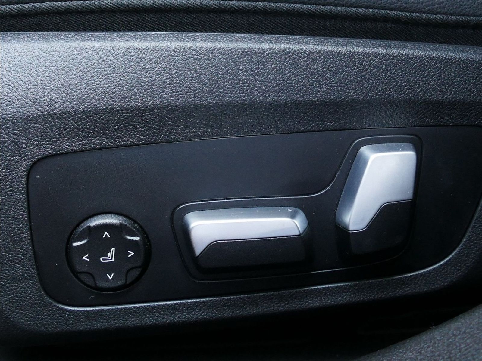 BMW 330e M Sport - Samsaru's Car Outlet