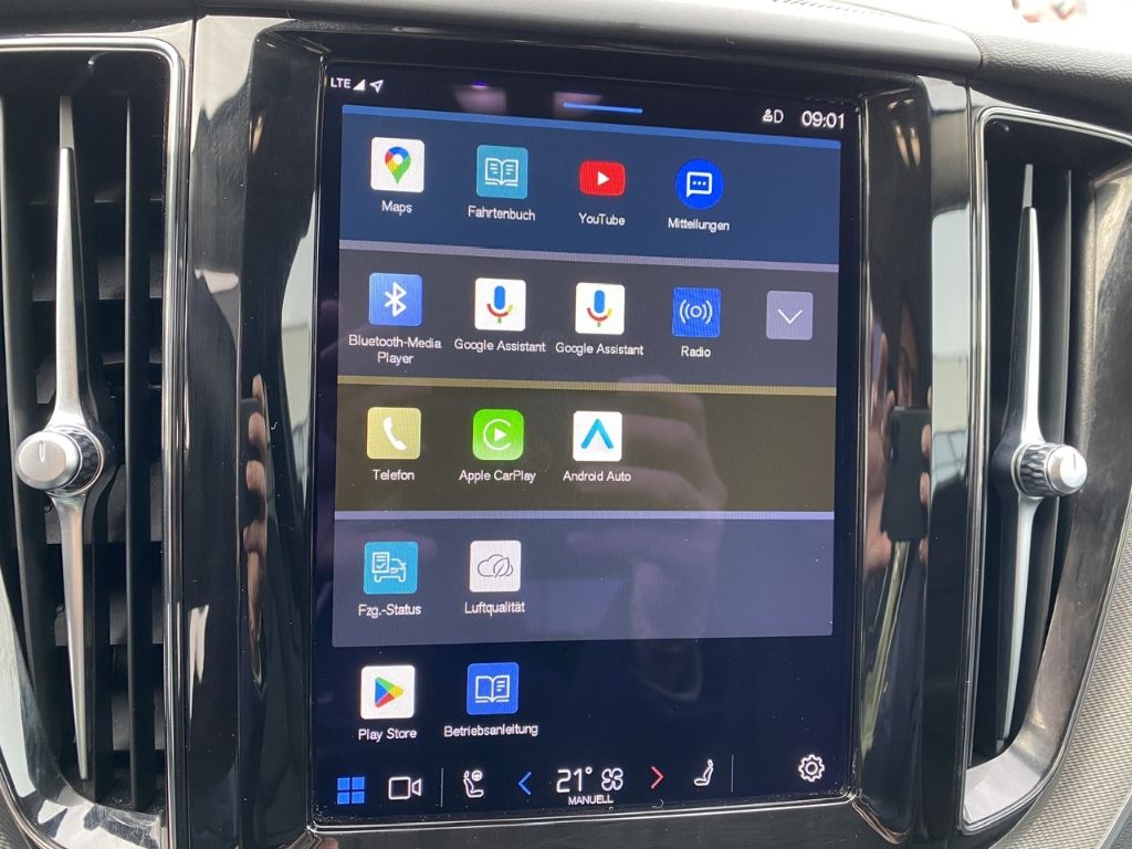 Volvo XC60 Plus Dark AWD B4 Diesel EU6d AHK digitales