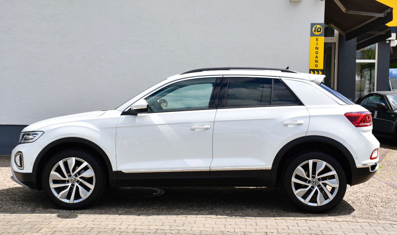 Volkswagen T-Roc Style - Samsaru's Car Outlet