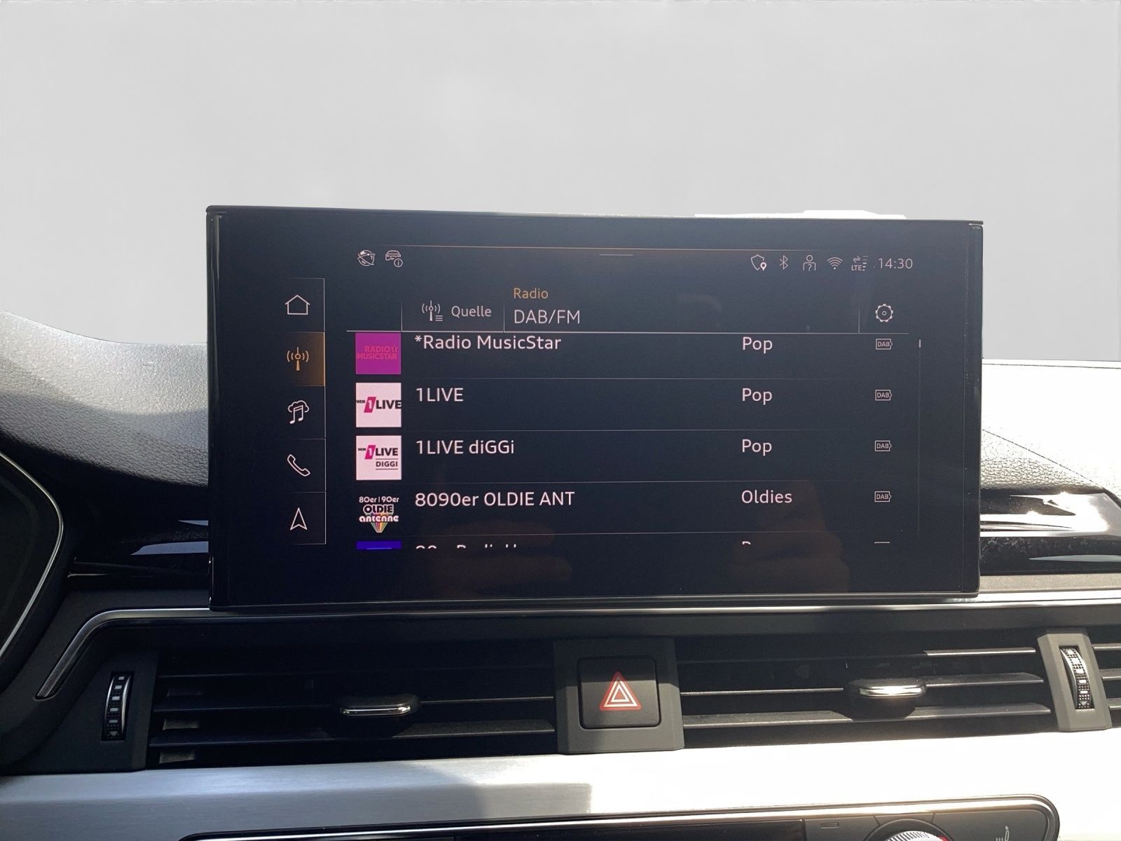 Audi A4 Avant 40 TFSI Q 2x S LINE MATRIX AHK LM19 KAM