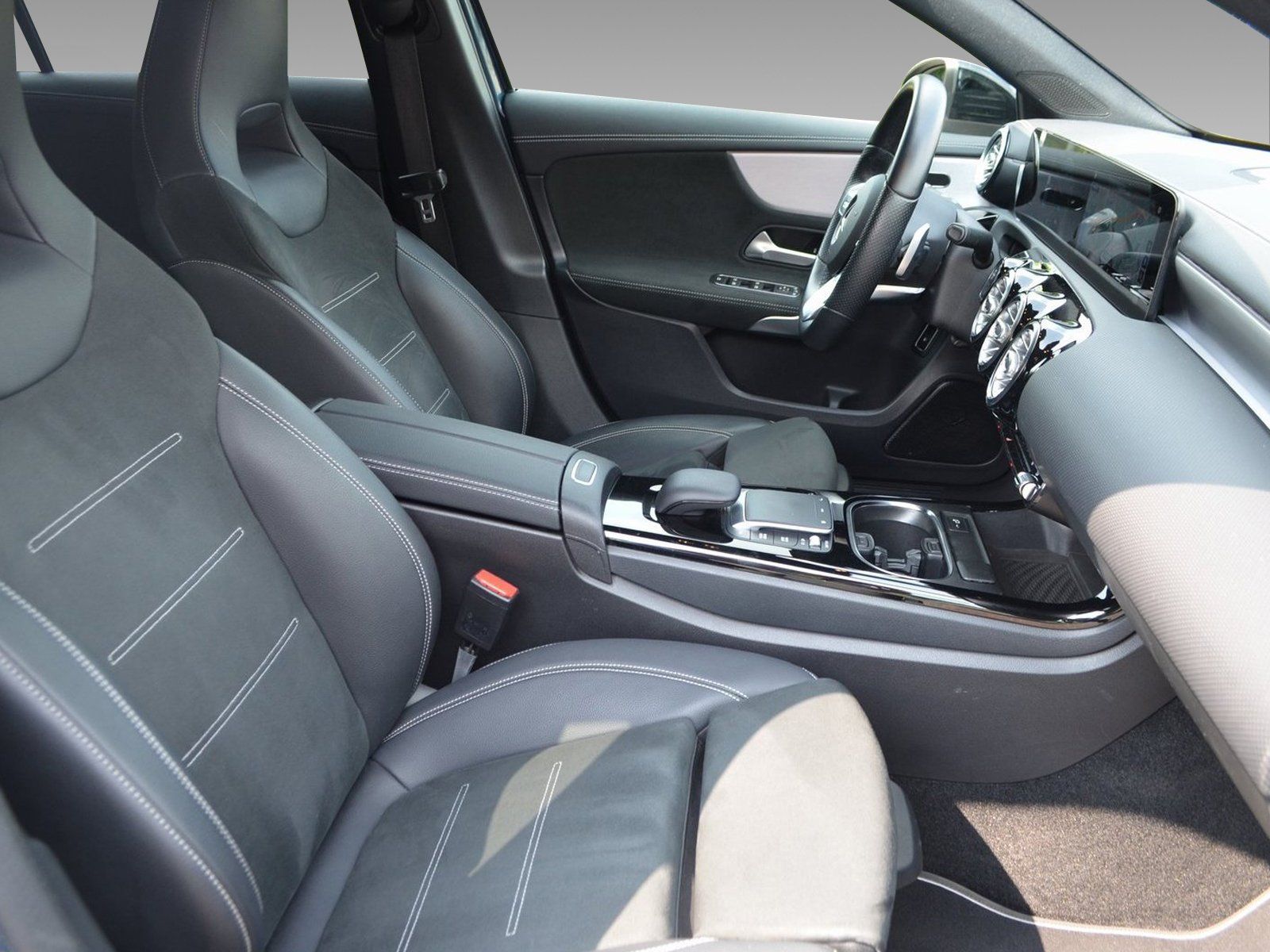 Mercedes-Benz e HYBR EDITION 2020 AMG - Samsaru's Car Outlet