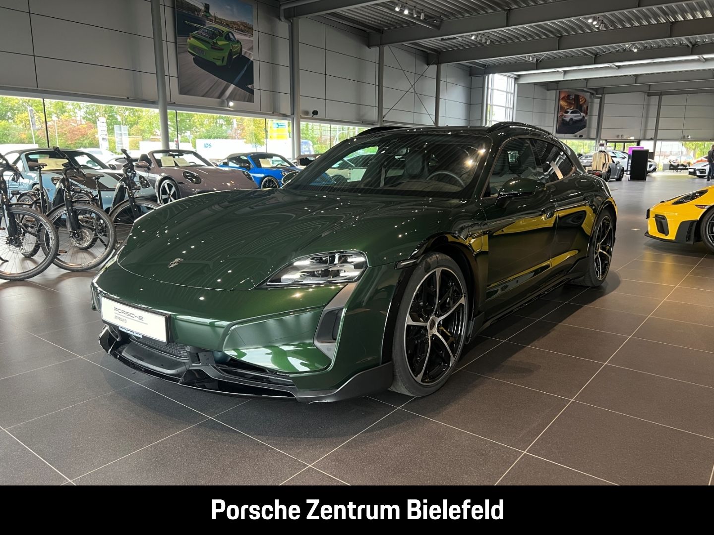 Porsche Taycan Turbo S Cross Turismo Burmester LED