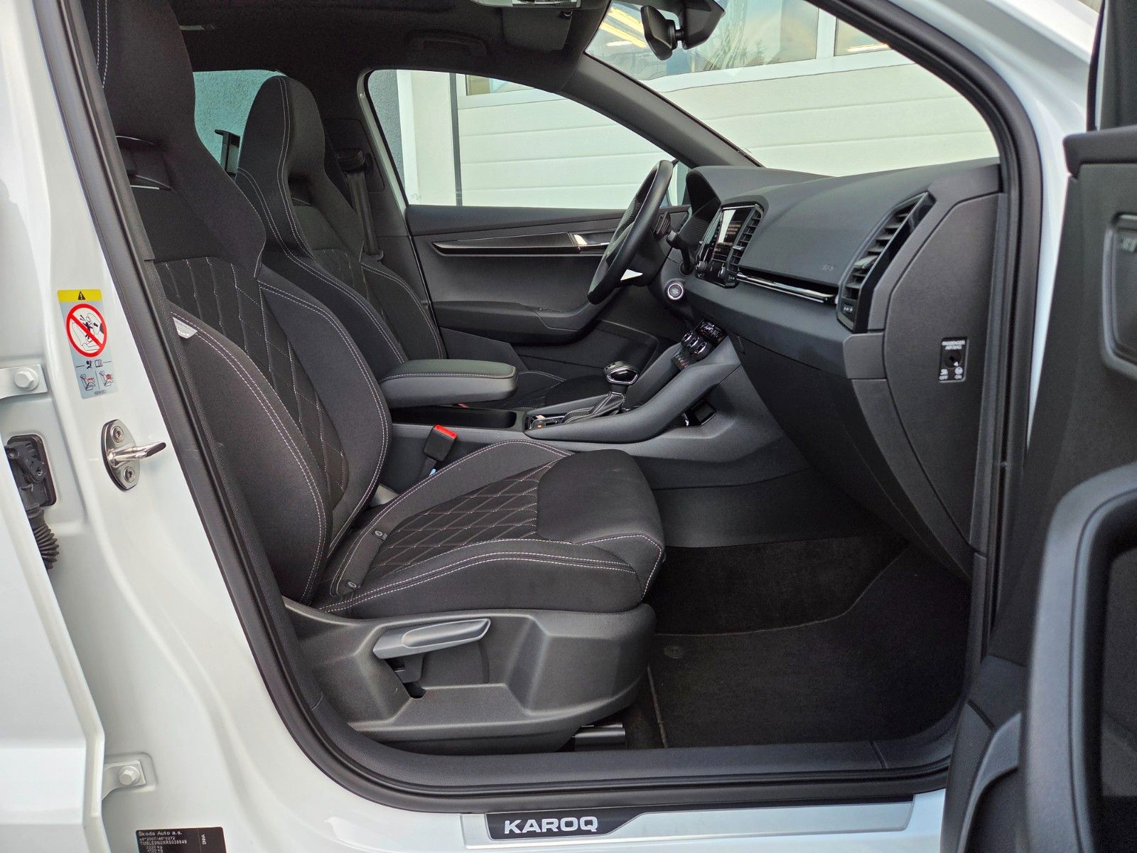 Skoda Karoq Sportline 4x4 DSG*STHEIZ*AHK*VOLL*WG-2029*