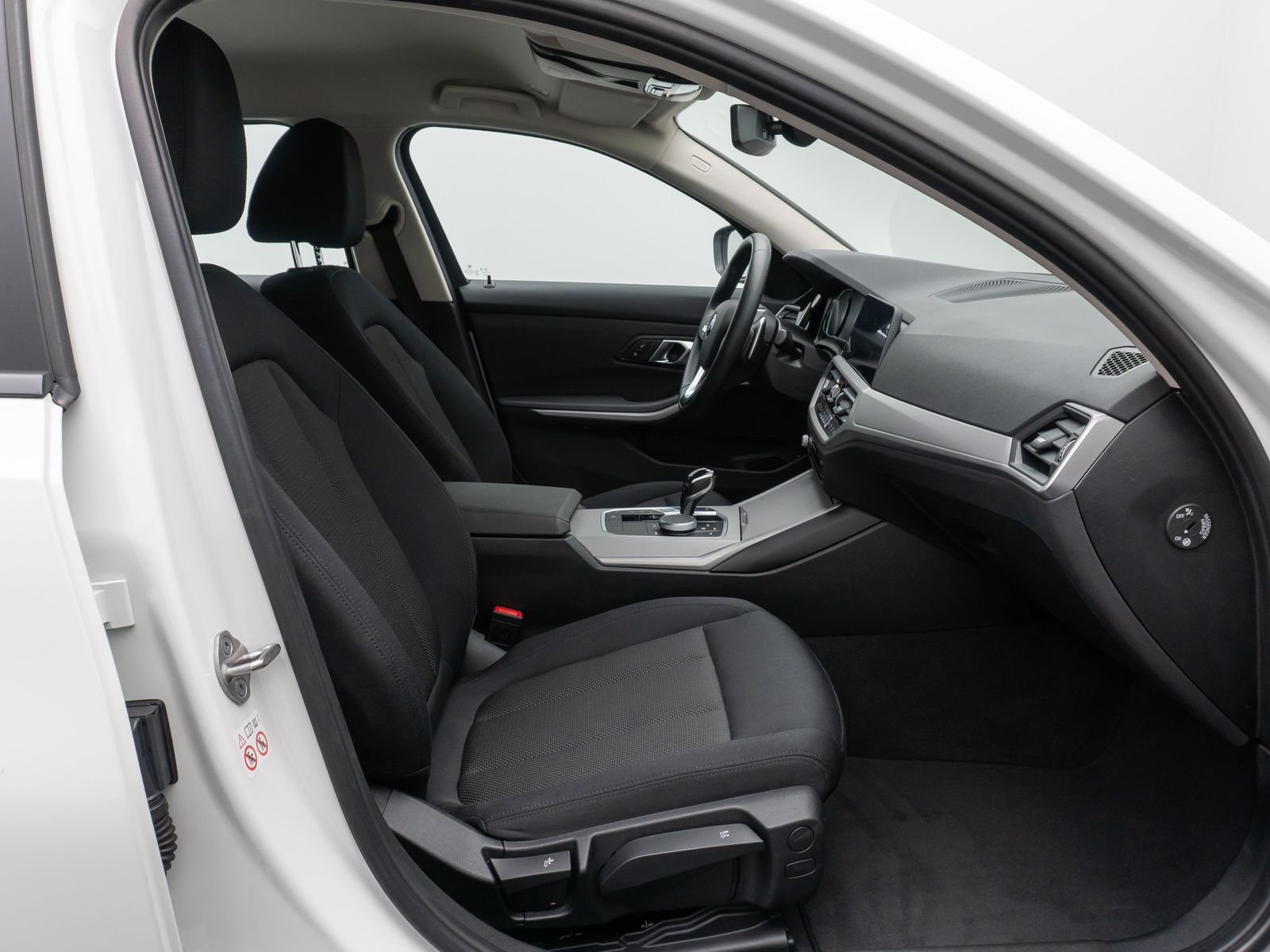 BMW 320d Advantage - Samsaru's Car Outlet