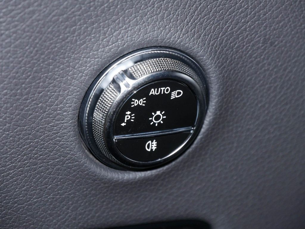 Mercedes-Benz GLC 300 e 4MATIC - Samsaru's Car Outlet