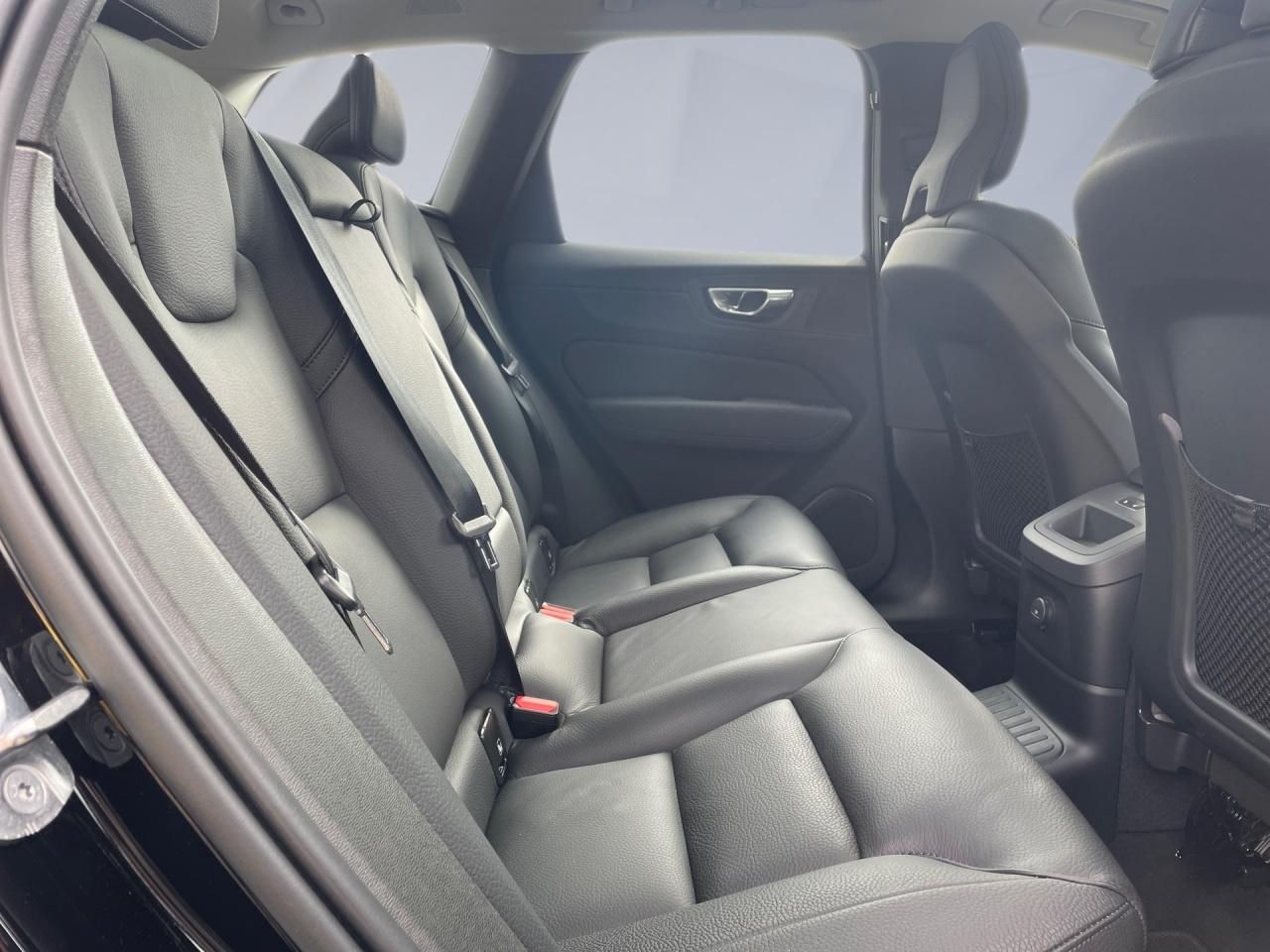 Volvo XC 60 T6 AWD Inscription Expression Plug-In AHK