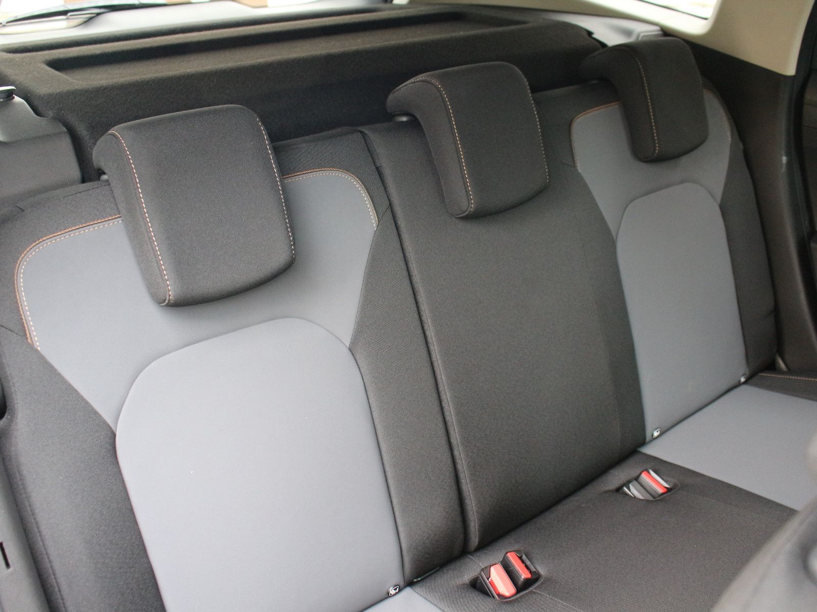 Dacia Duster Extreme 1.3 TCe 150 AT - Samsaru's Car Outlet