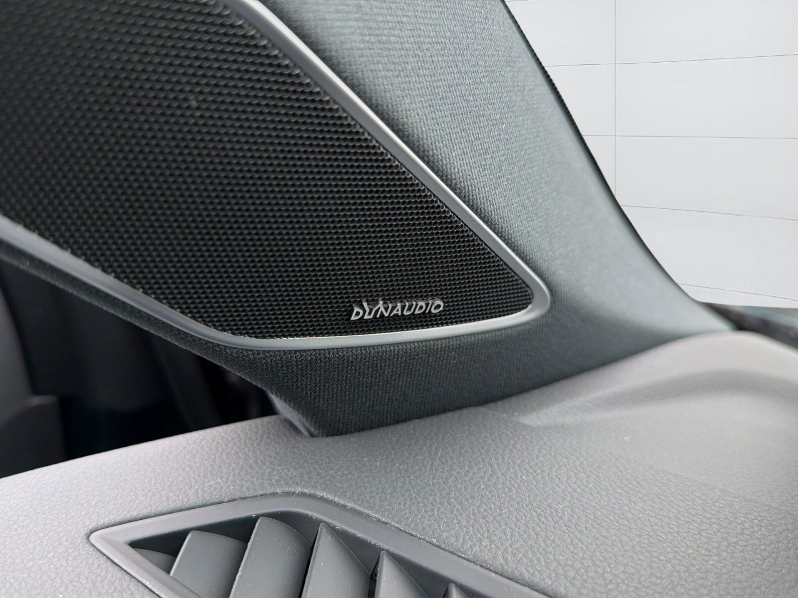 Volkswagen Touareg TDI 4Motion R Line 21" DYNAUDIO SD LEDER