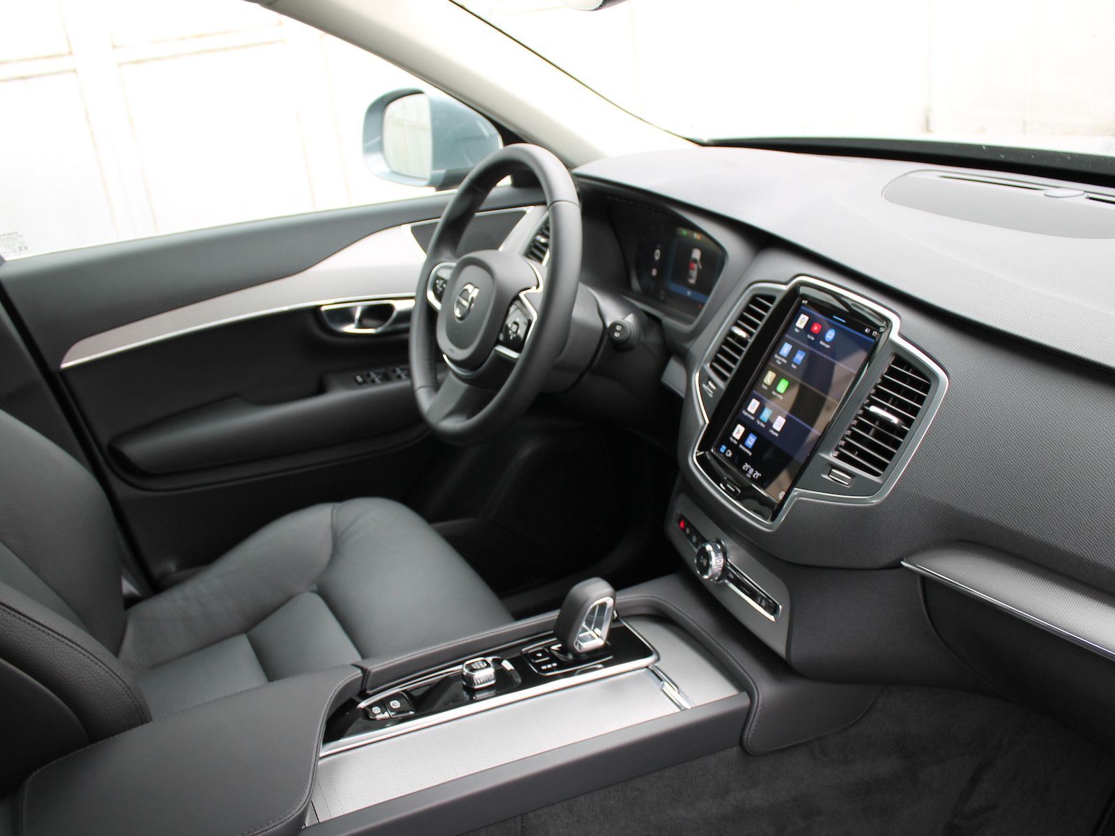Volvo XC90 Core AWD - Samsaru's Car Outlet