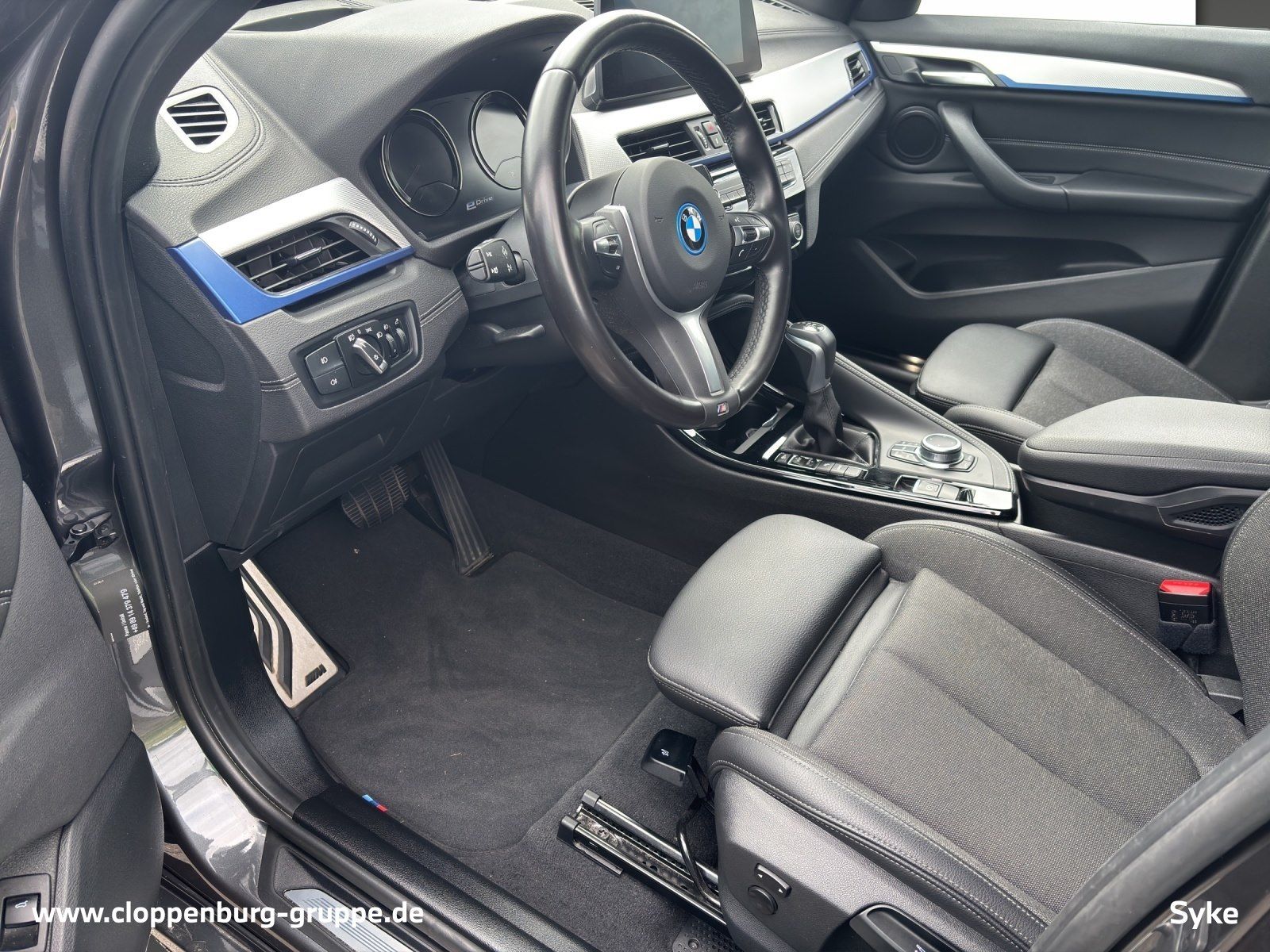 BMW X1 xDrive25e M Sportpaket - Samsaru's Car Outlet