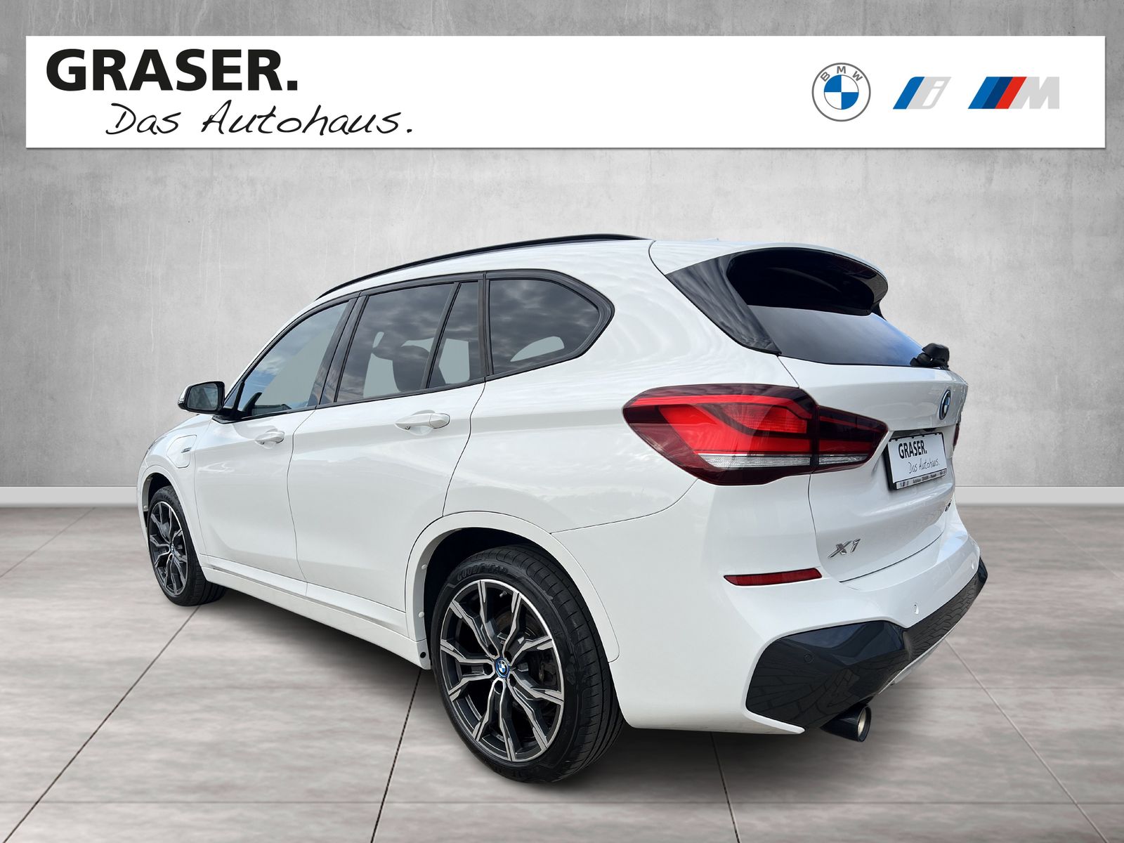 BMW X1 xDrive25e M Sportpaket - Samsaru's Car Outlet