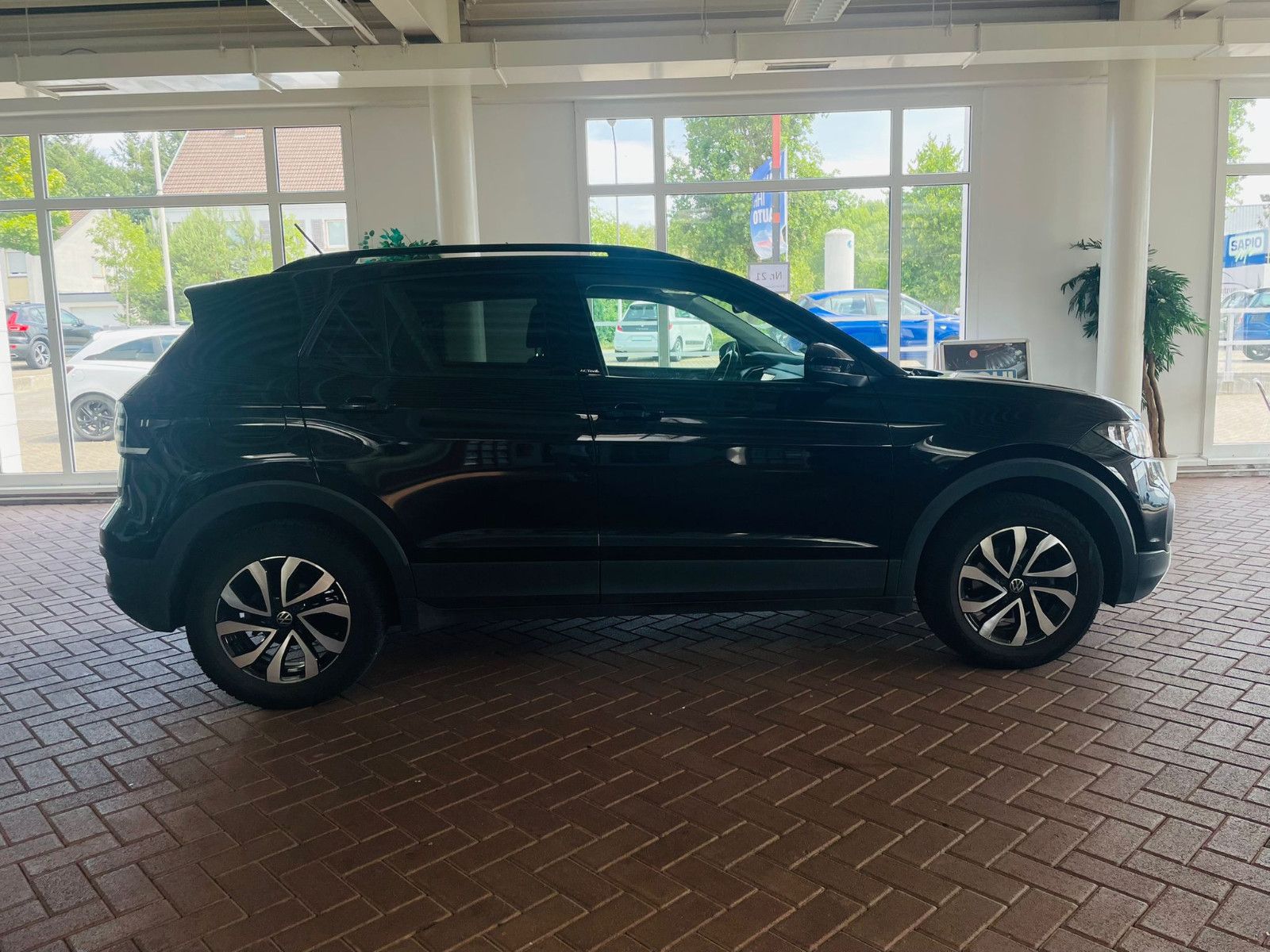 Volkswagen T-Cross Active - Samsaru's Car Outlet