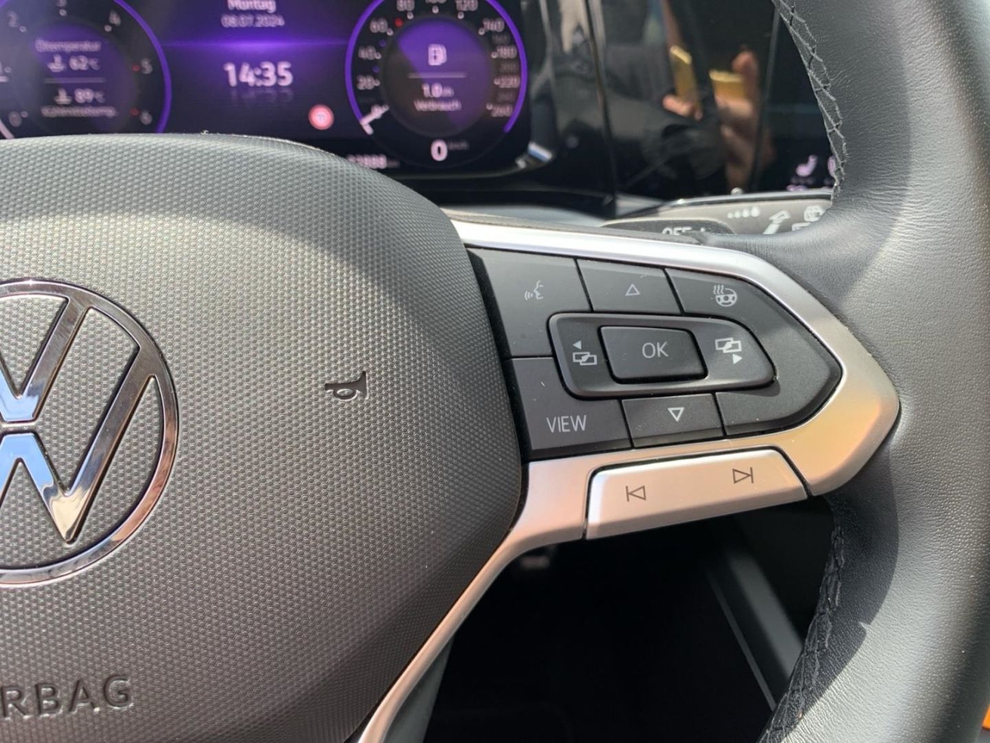 Volkswagen Golf 8 VIII Move 2.0 TDI - Samsaru's Car Outlet
