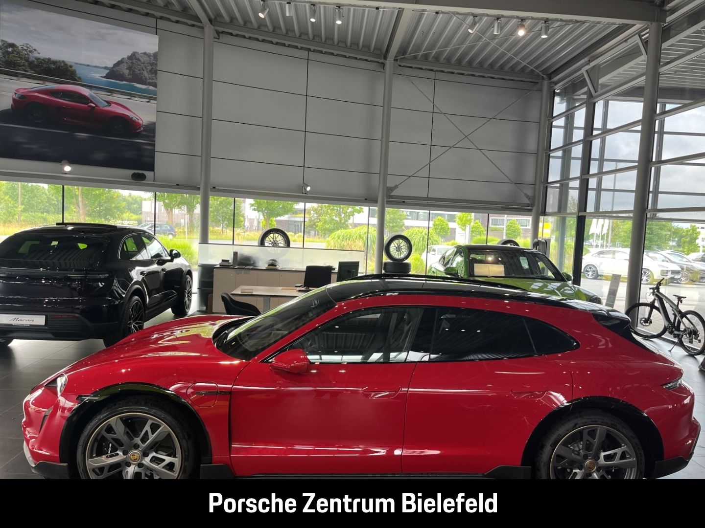 Porsche Taycan Turbo S Cross Turismo Karminrot BOSE LED