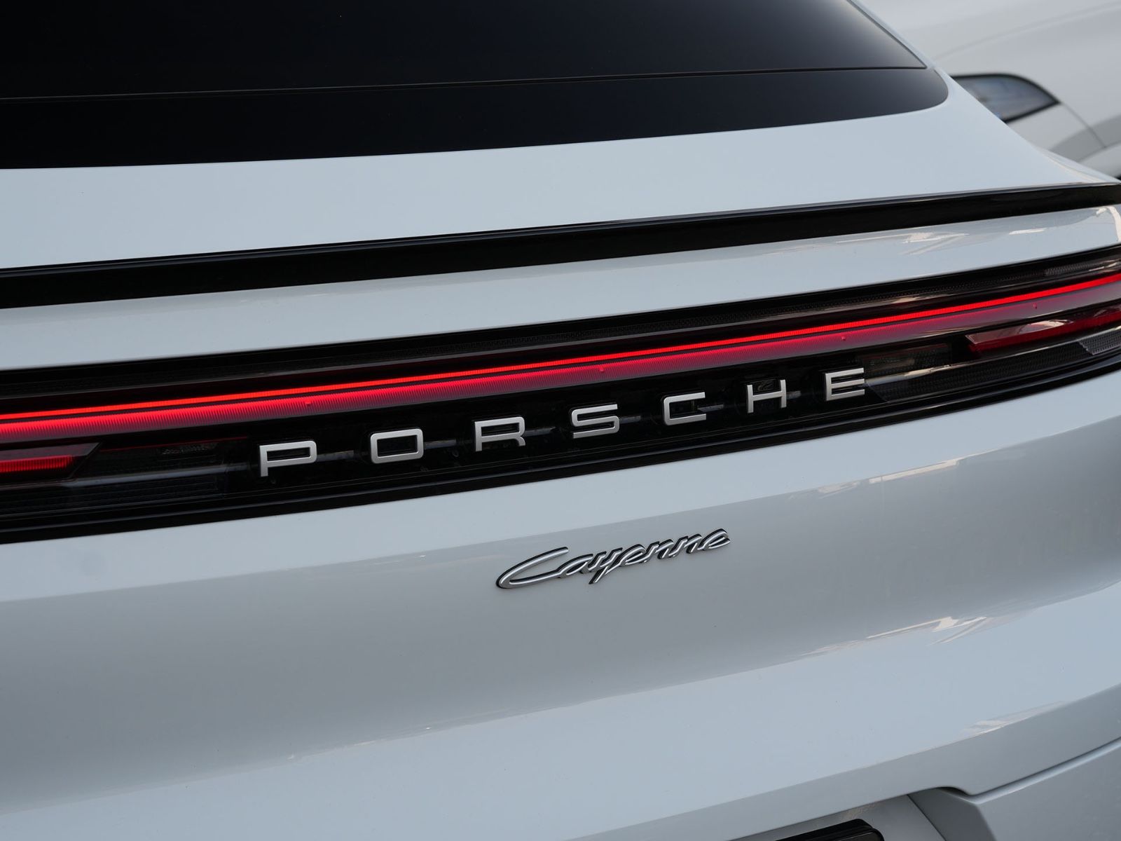 Porsche E-Hybrid Coupé SPORTDESIGN-ACC-LUFTF.-PANO-VOLL
