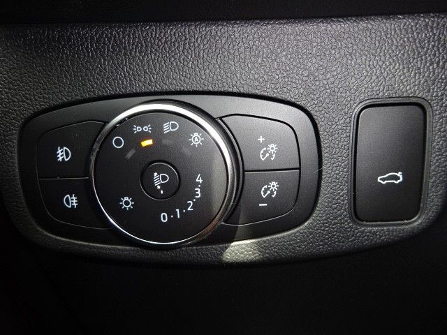Ford Focus ST-Line Kombi 1.5L EcoBlu AHK B&O ErgoSitz