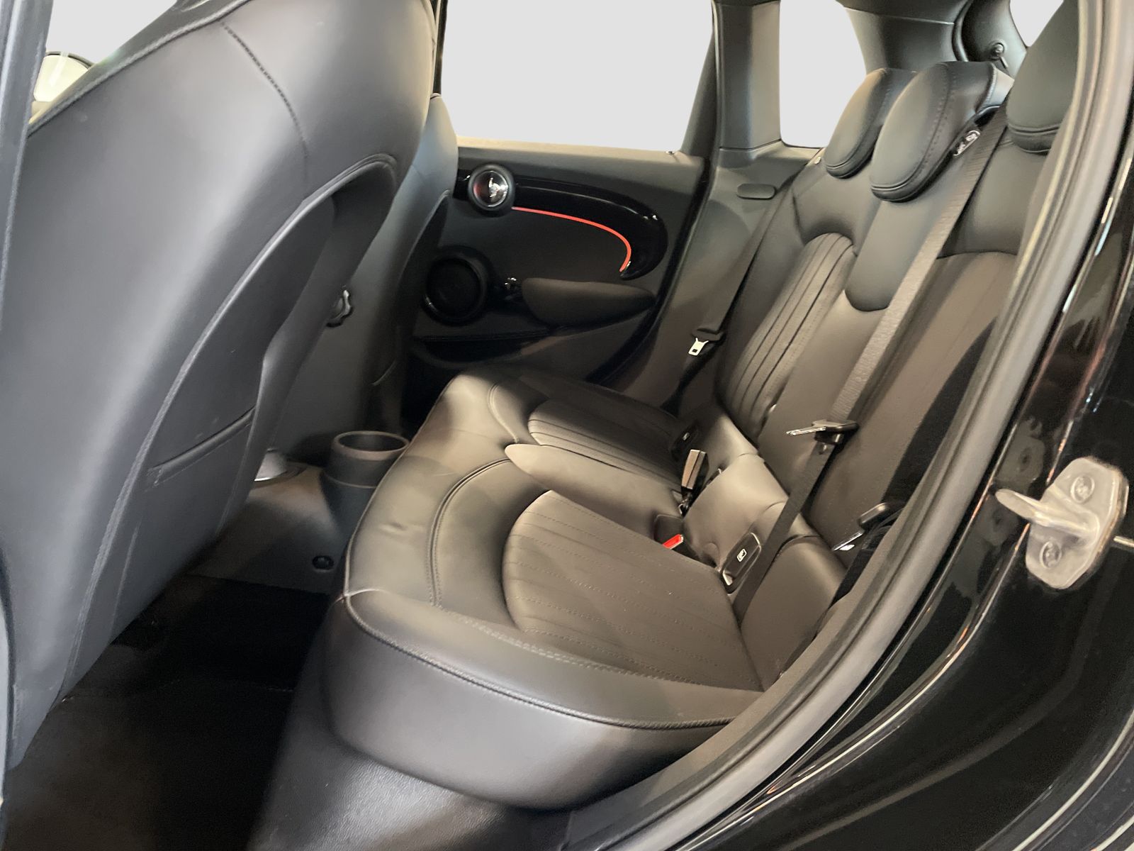 MINI Cooper - Samsaru's Car Outlet