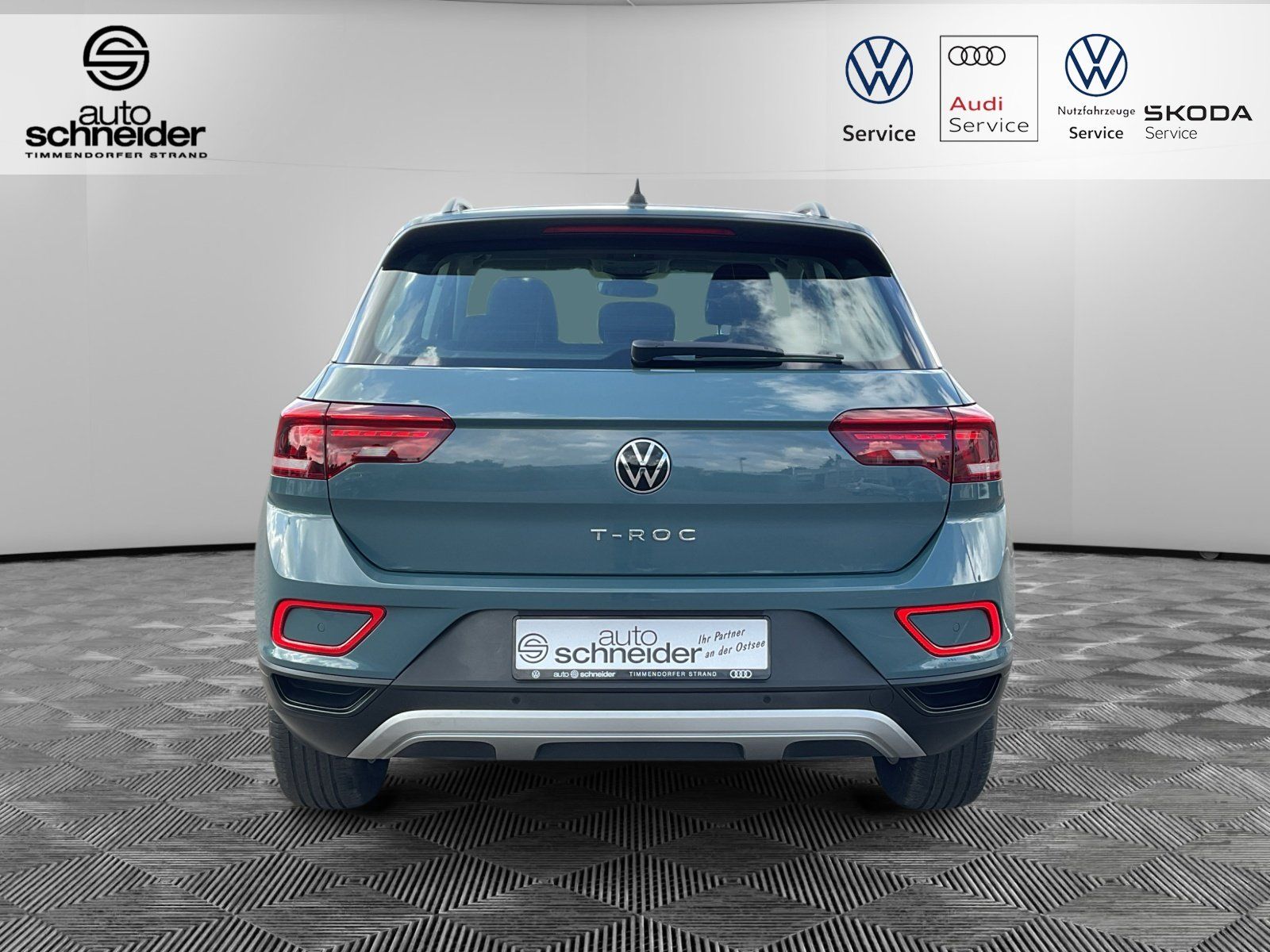 Volkswagen T-Roc 1.0 TSI Life - Samsaru's Car Outlet