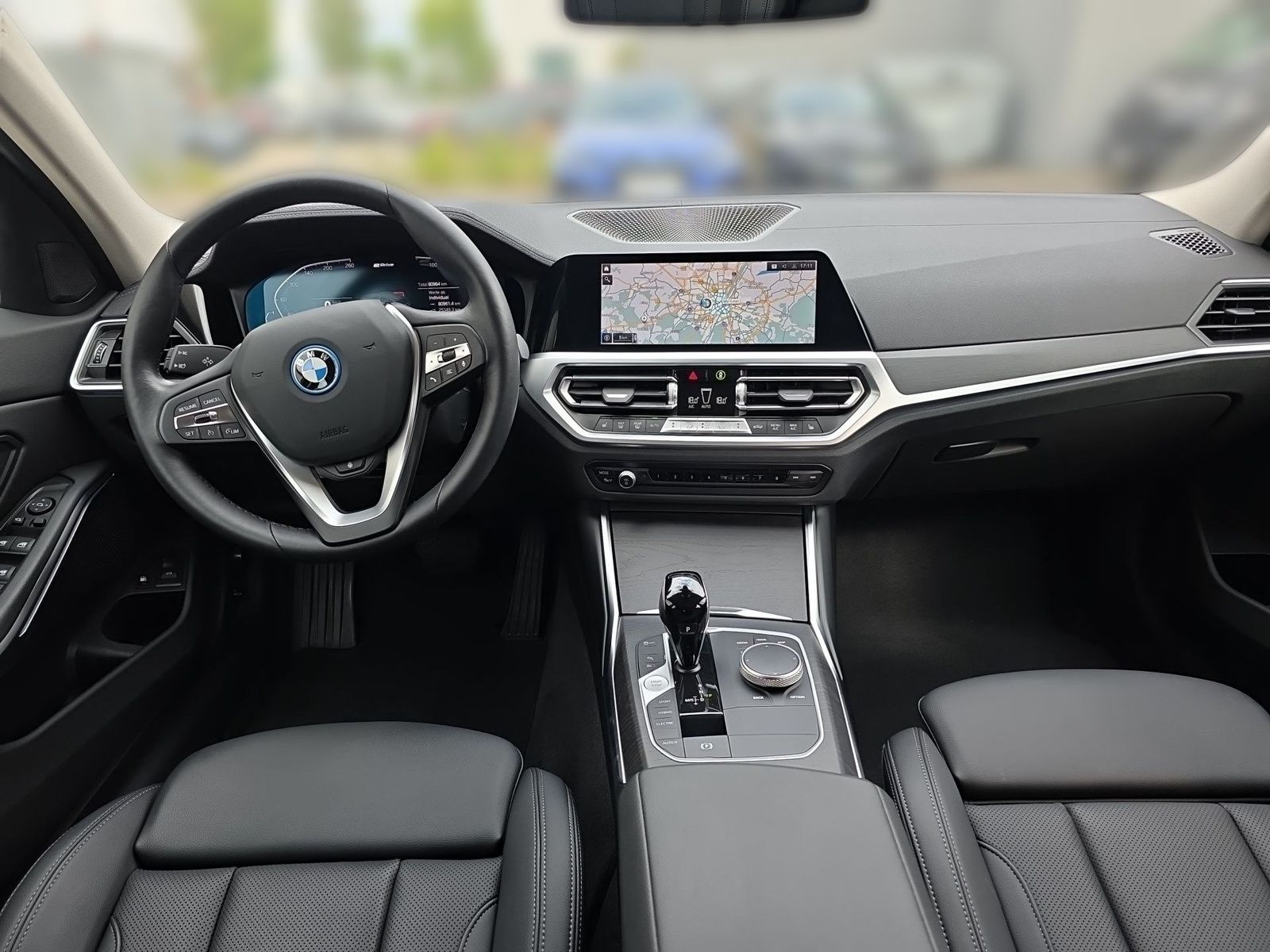 BMW 330e xDrive Touring Luxury-Line - Samsaru's Car Outlet