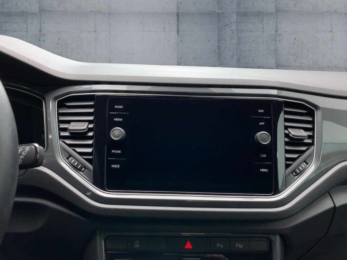 Volkswagen T-Roc 2.0 TSI 4M DSG R-LINE - Samsaru's Car Outlet