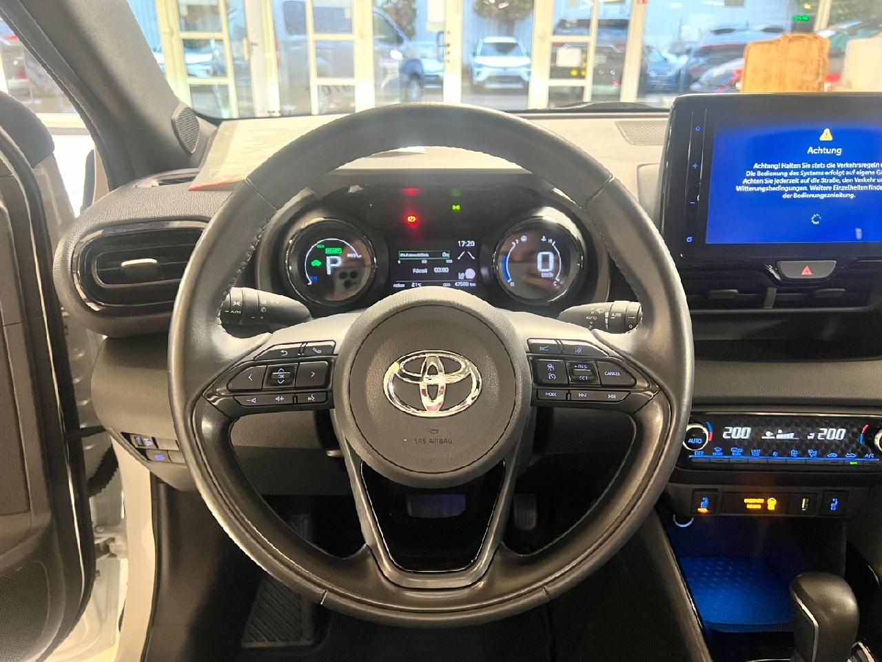 Toyota Yaris Hybrid Style Panoramadach