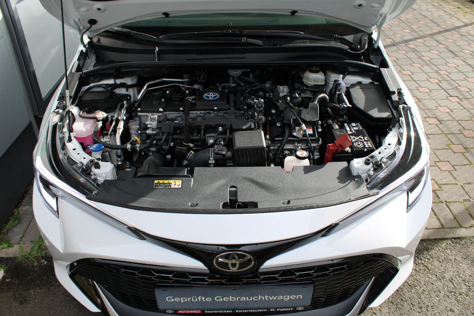 Toyota Corolla 1,8 Hybrid GR Sport, Navi