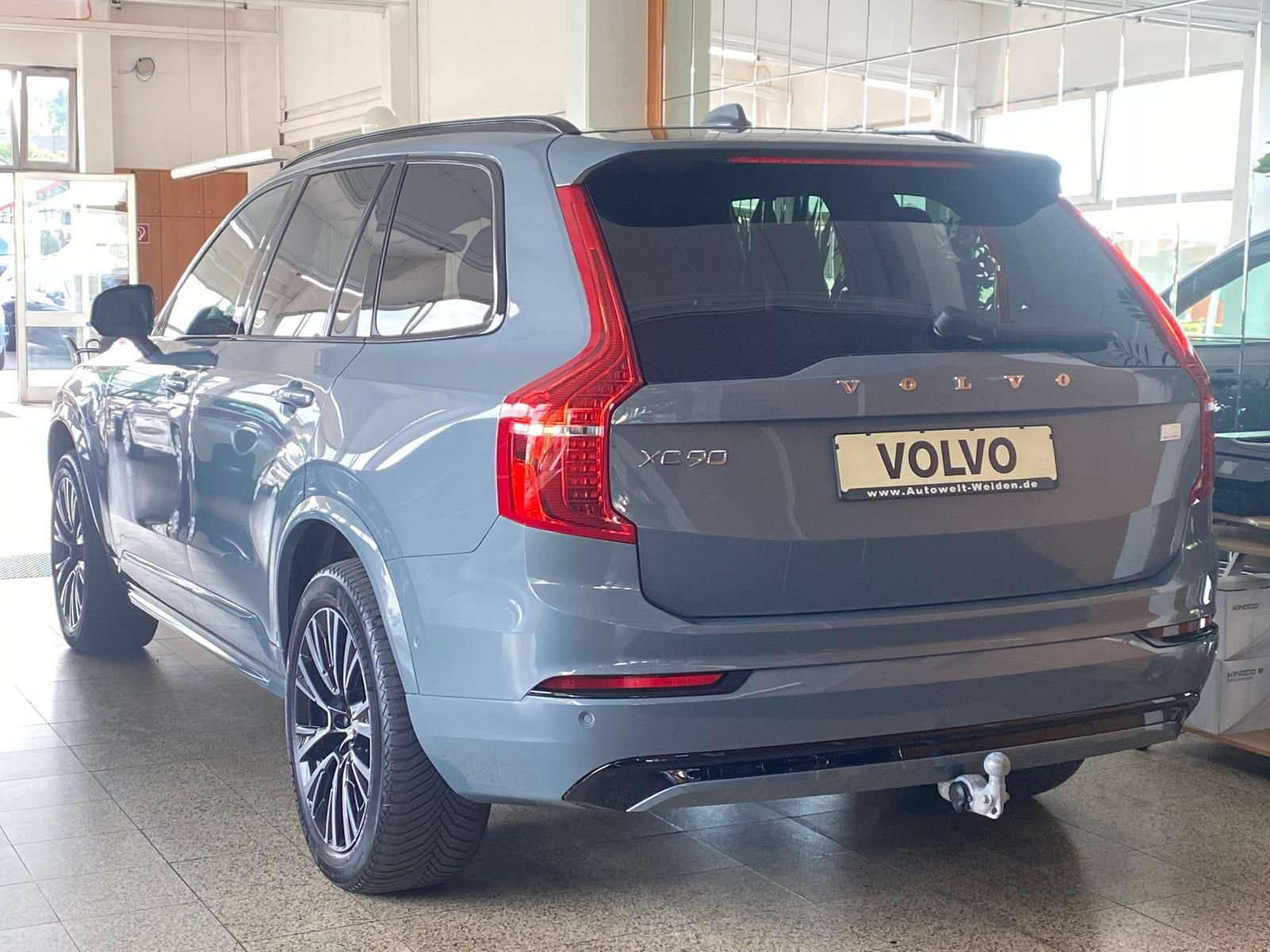 Volvo XC90 T8 Twin Engine Plug-In Hybrid AWD Plus Dark