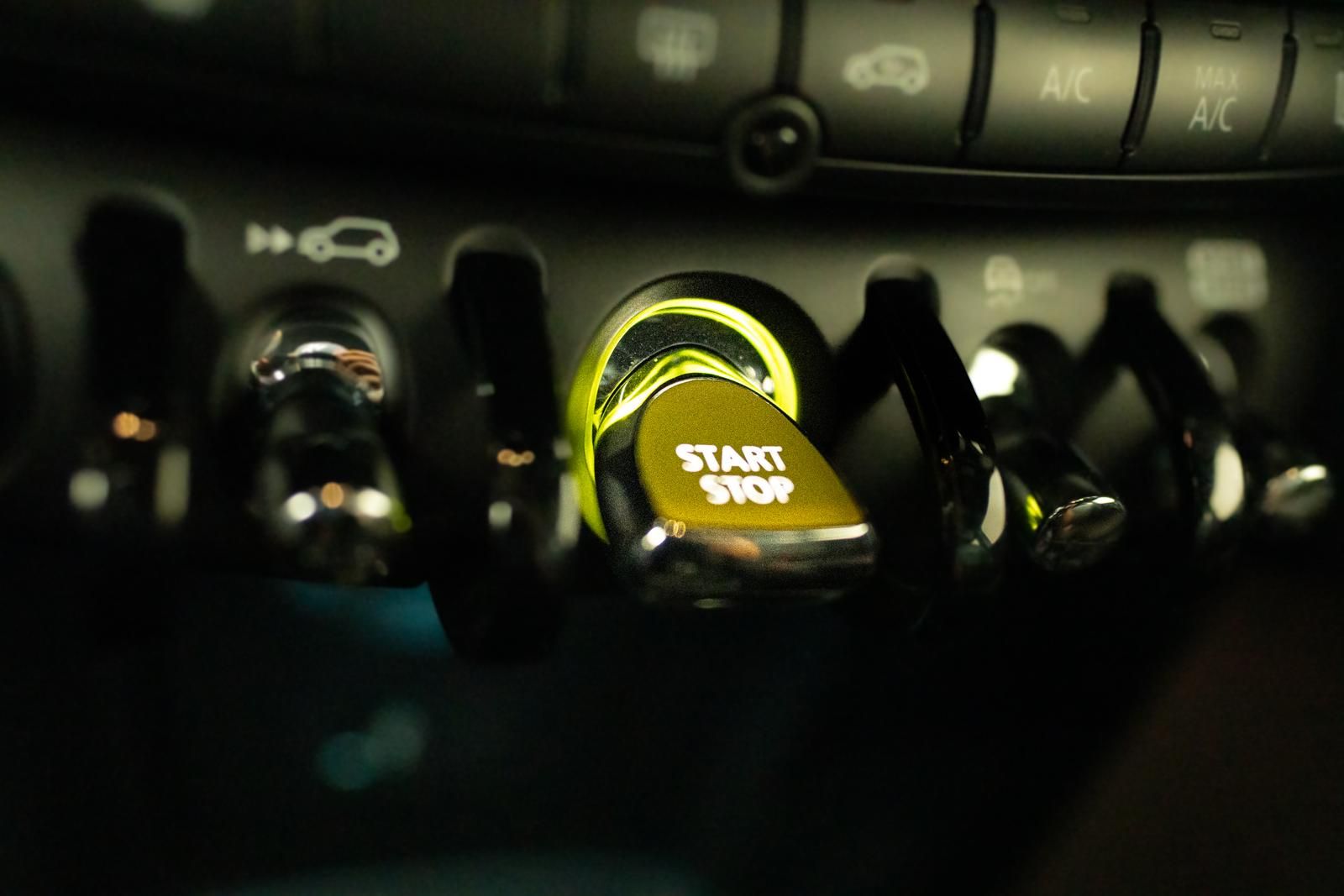 MINI Mini Cooper SE Resolute Edition - Samsaru's Car Outlet