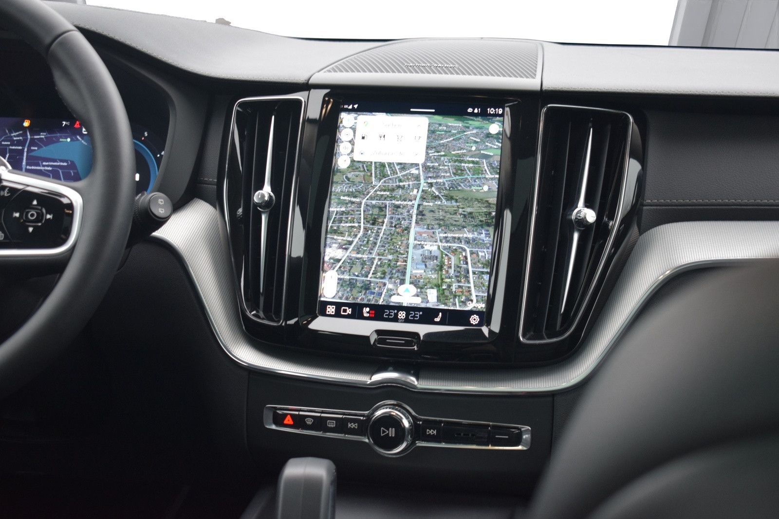 Volvo XC60 ULTIMATE - Samsaru's Car Outlet