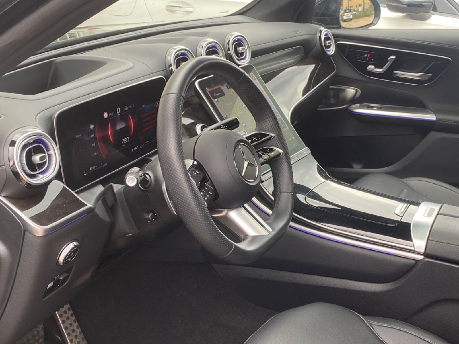Mercedes-Benz GLC200 AMG 4M_Pano_HuD_Memory_Keyless_Distro_360