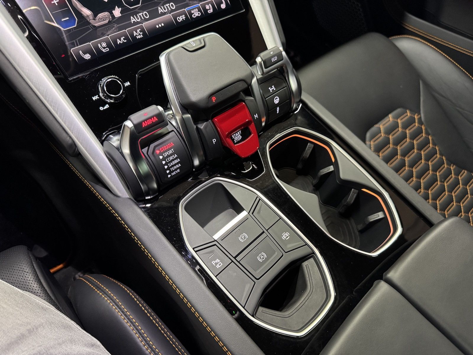 Lamborghini Urus Dt.Auto - Samsaru's Car Outlet