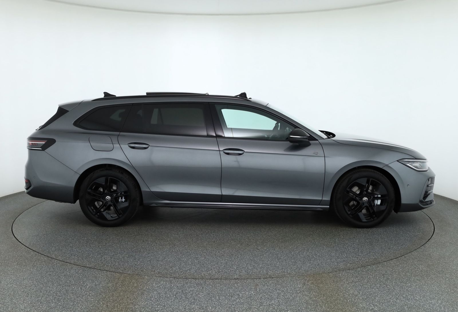 Volkswagen Passat Variant R-Line BlackStyle 2.0 TSI 4M DSG