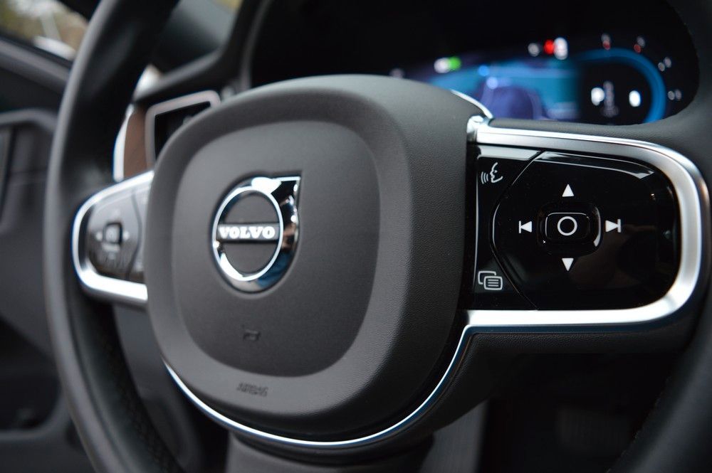 Volvo XC60 B4 D AWD Plus Dark Auto *Nappa Amber+AHK+WR