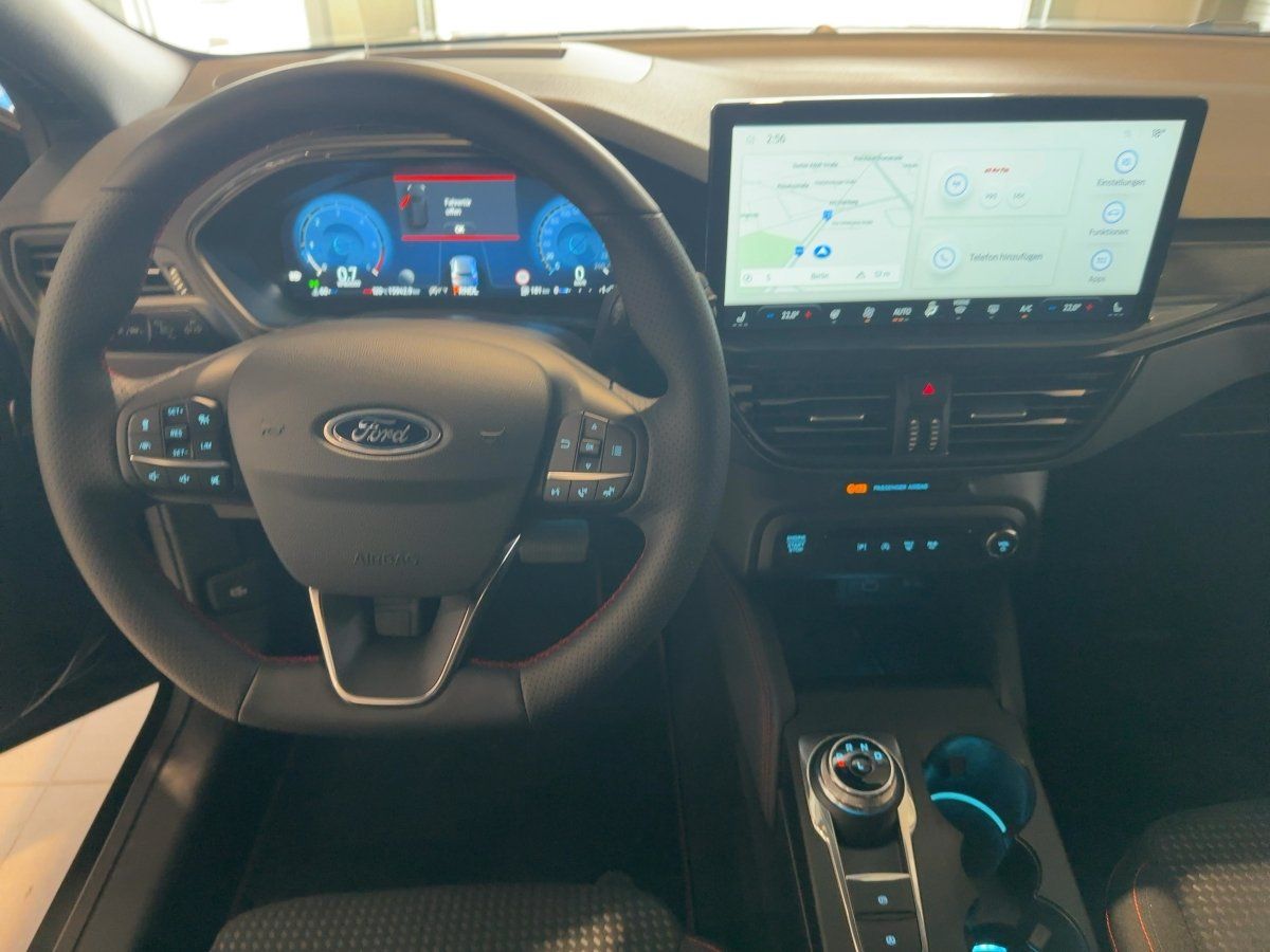 Ford FOCUS ST-Line X LED+AHK+Kamera+Winterpaket