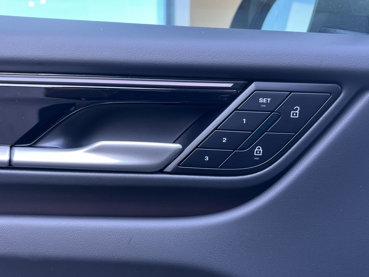 Porsche Macan 4 | Luftfederung | InnoDrive | BOSE |