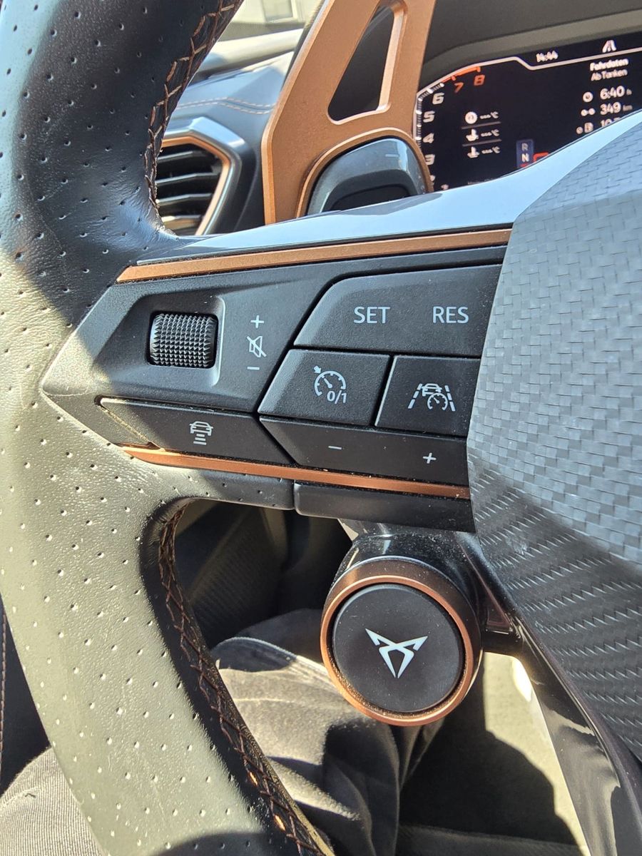 Cupra Formentor VZ 4Drive Exclusiv - Samsaru's Car Outlet