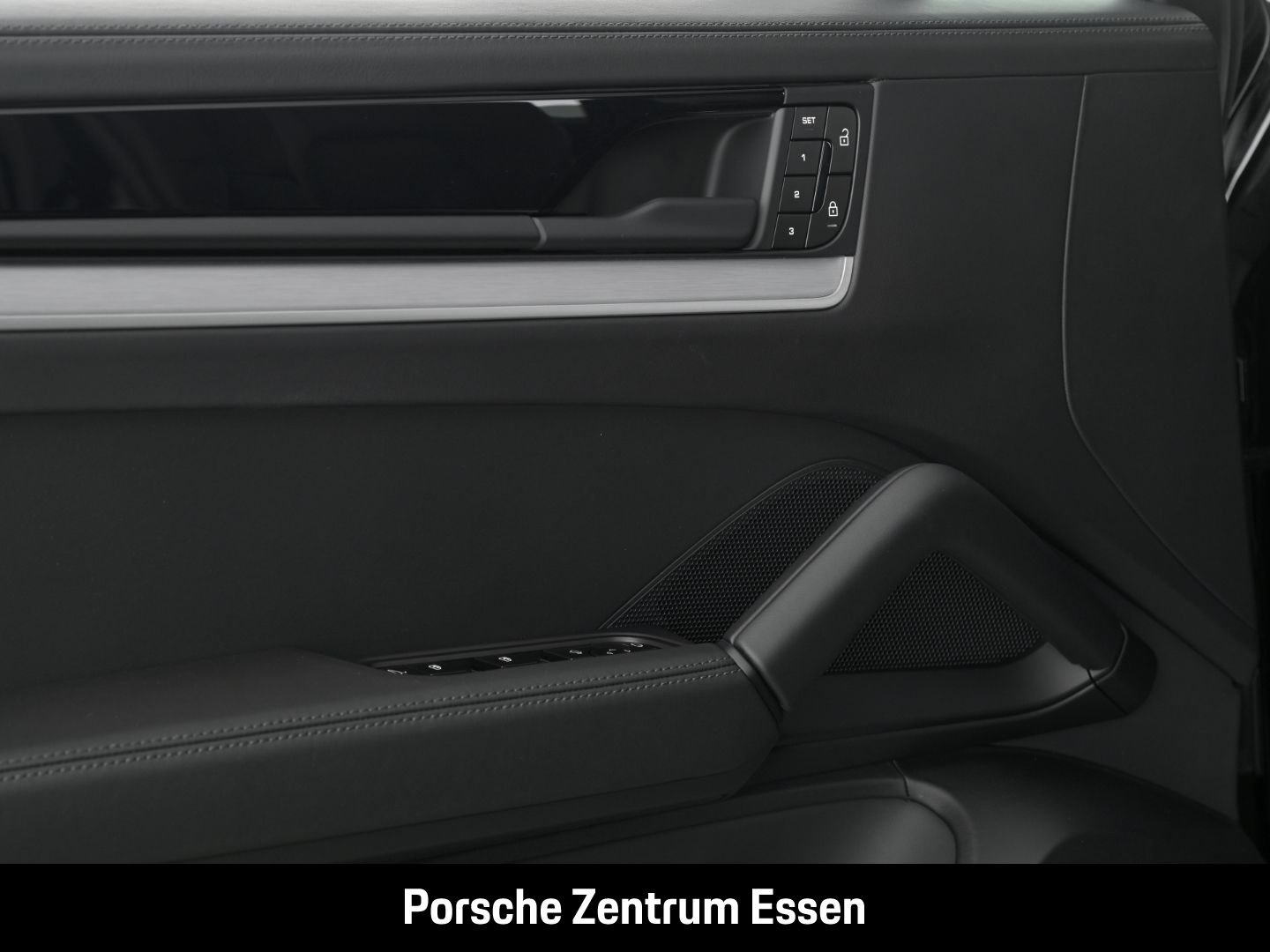 Porsche Cayenne S Coupe / Luftfederung Sportabgasanlage