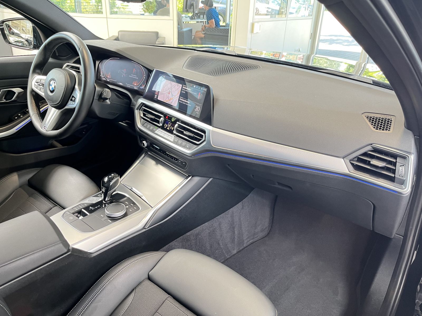 BMW 320i Touring Sport Line - Samsaru's Car Outlet