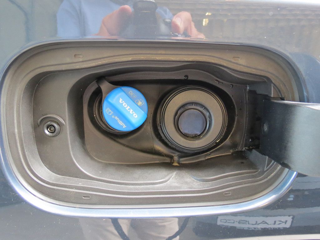 Volvo XC60 B4 2.0 Diesel AWD*Automatik*AHK*PANO*