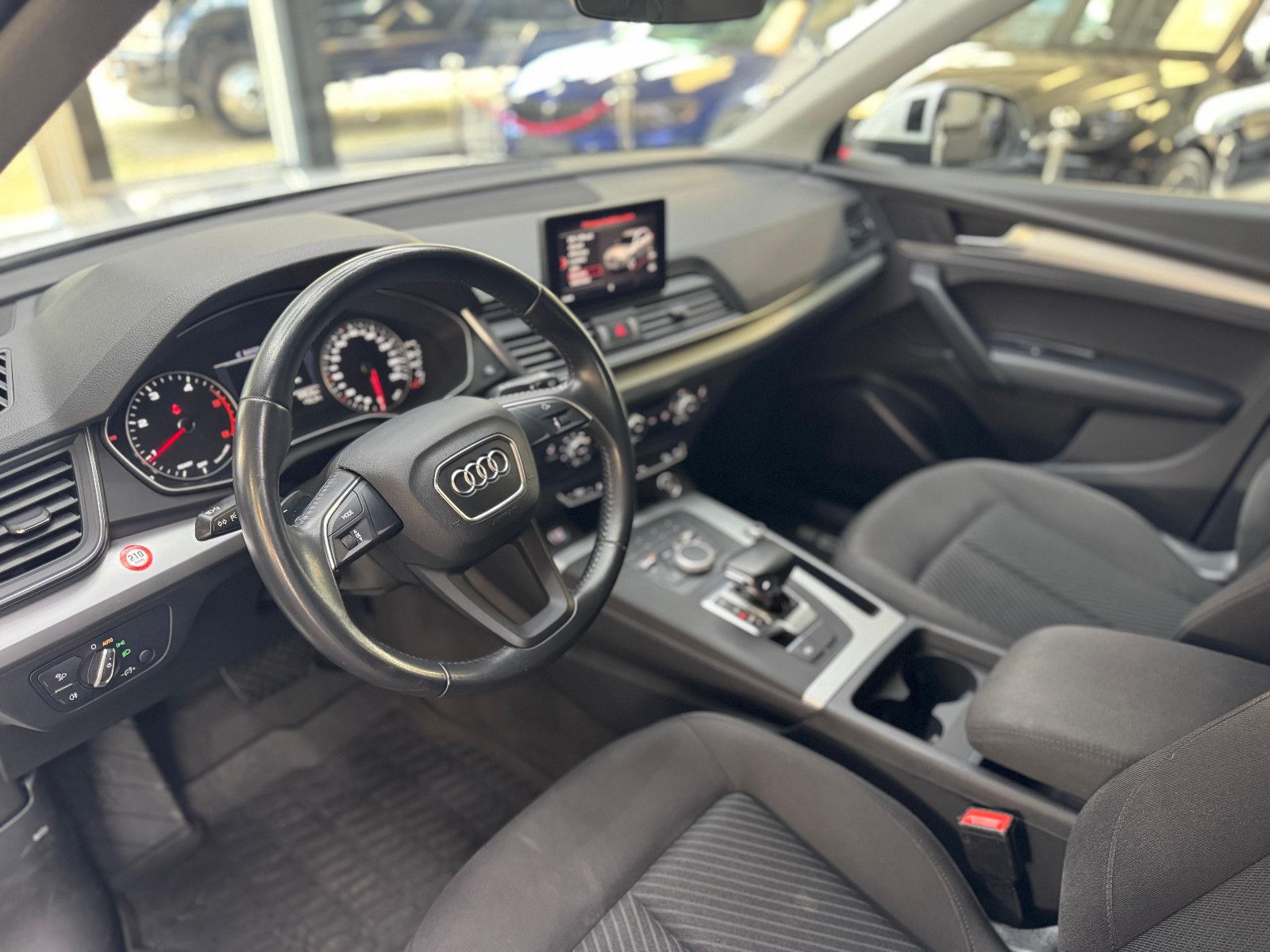 Audi Q5 35 TDI quattro - Samsaru's Car Outlet