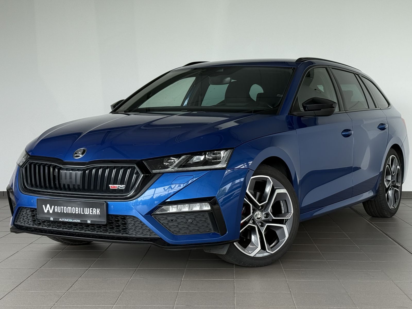 Skoda Octavia Combi RS - Samsaru's Car Outlet
