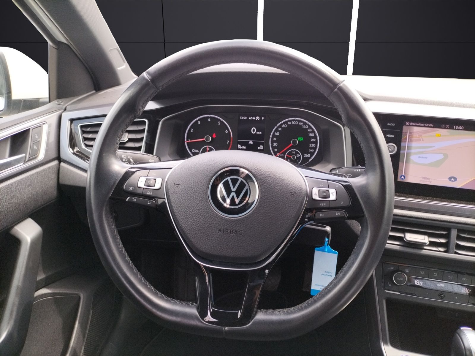 Volkswagen Polo VI Highline TSI DSG - Samsaru's Car Outlet