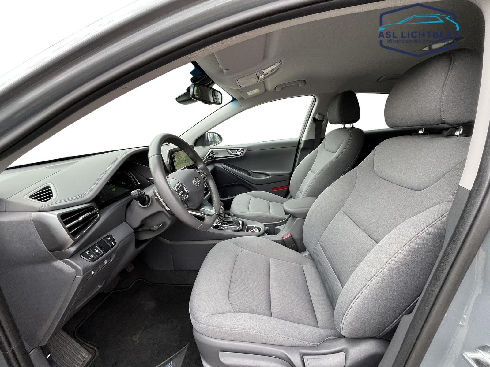 Hyundai IONIQ Facelift Hybrid STYLE - Samsaru's Car Outlet