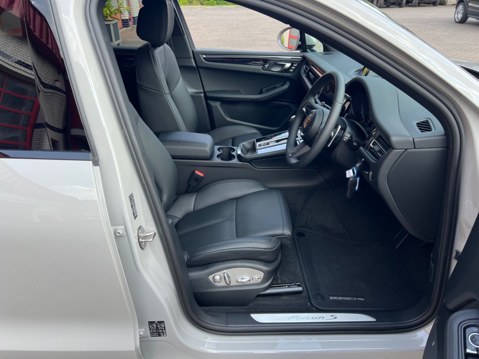 Porsche MACAN S SPORT DESIGN, RHD RECHTSLENKER