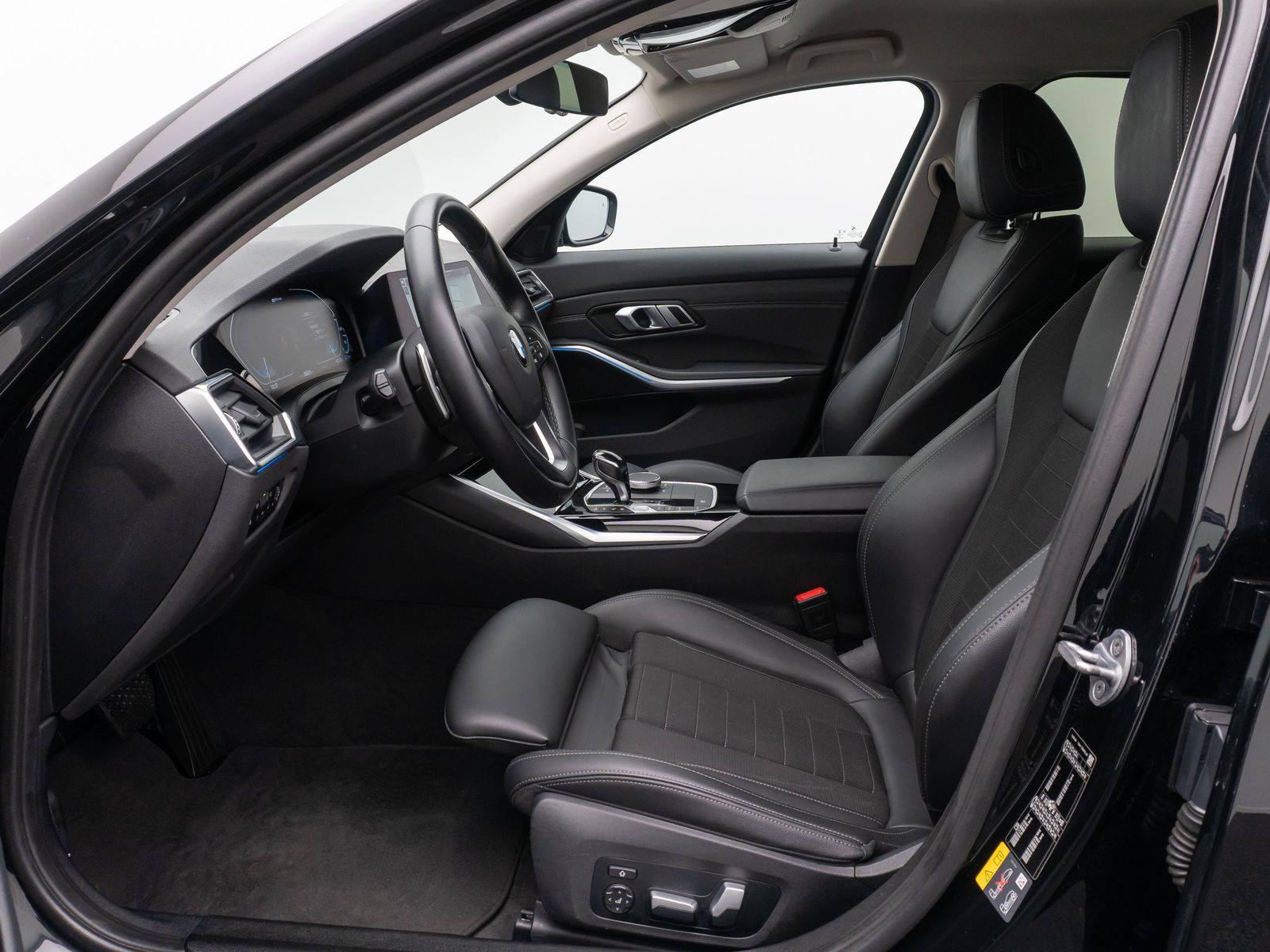 BMW 330e Sport Line - Samsaru's Car Outlet